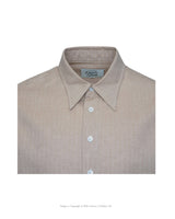 Casual Spear Collar Shirt in Ecru