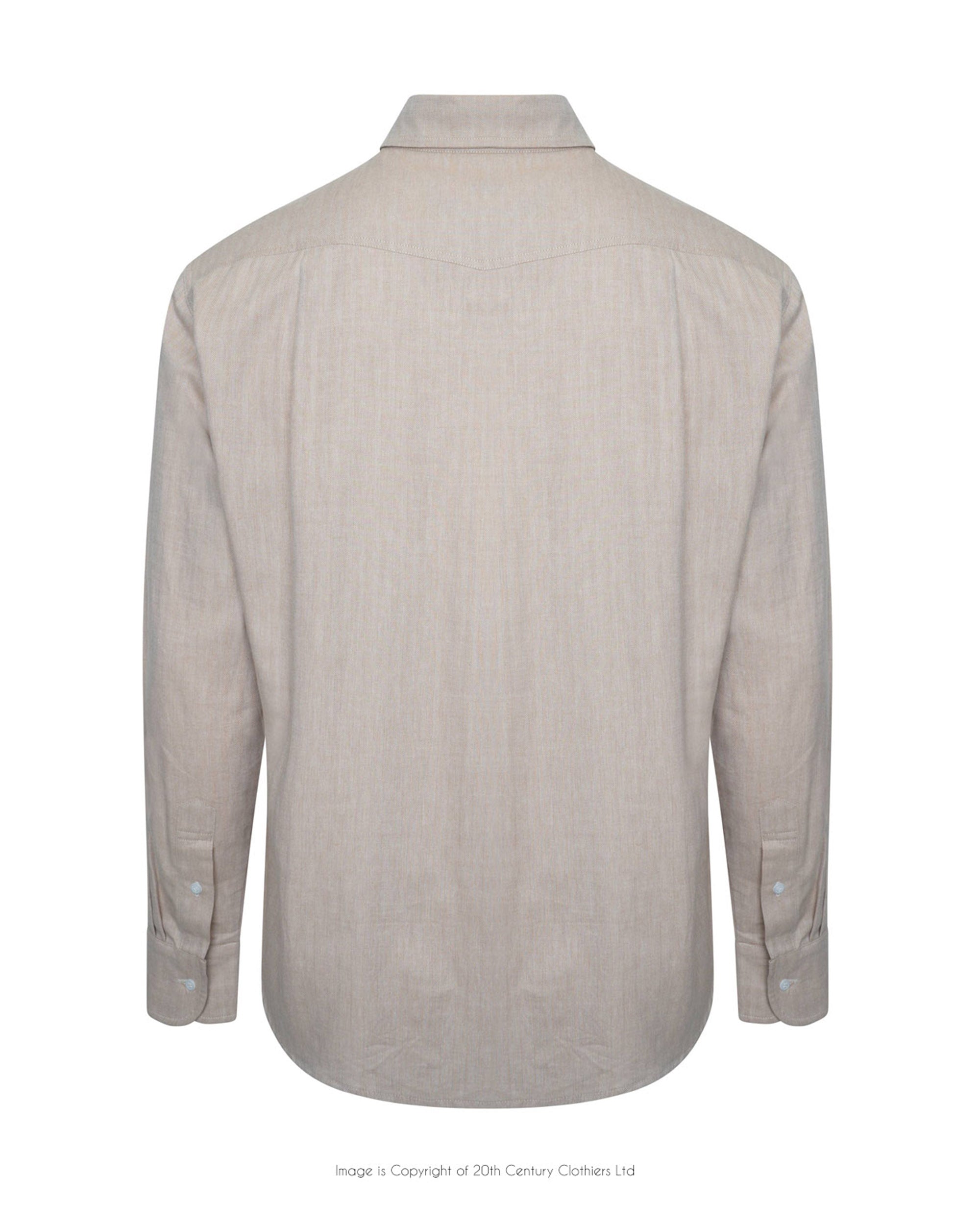 Casual Spear Collar Shirt in Ecru